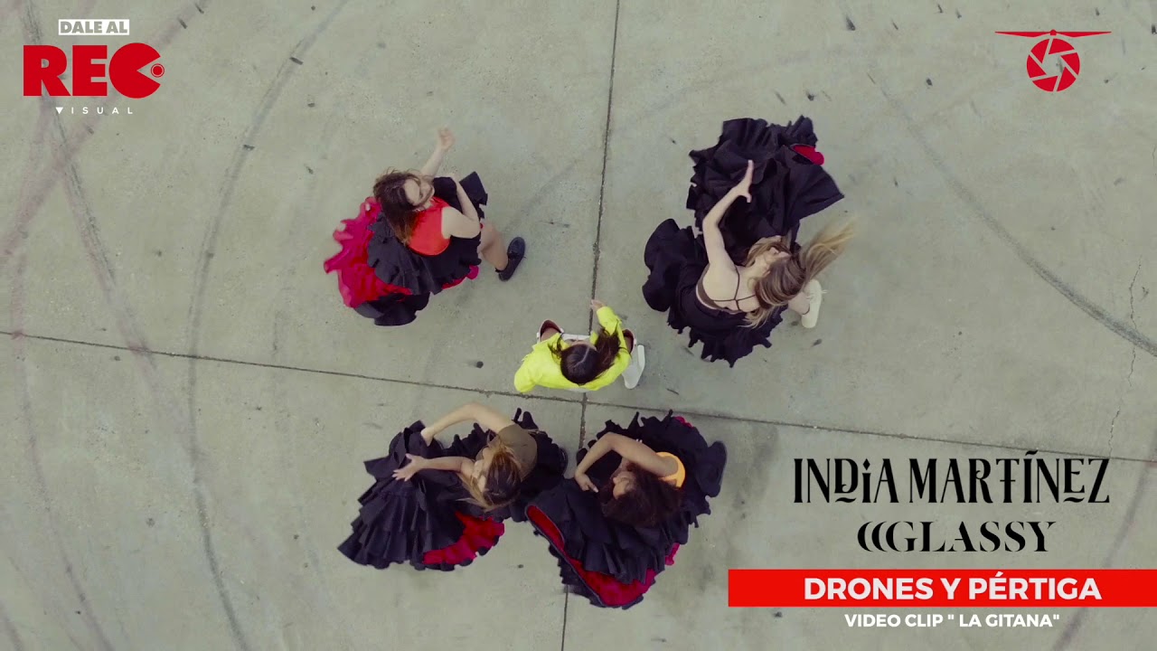 Plano cenital de bailaoras durante el rodaje del videoclip «La Gitana»